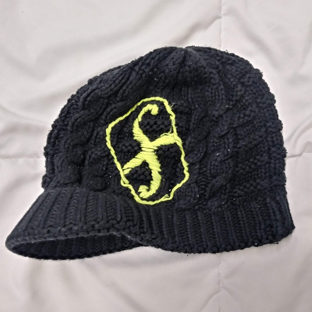 Burton Forum Snowboard Beanie w/ Visor